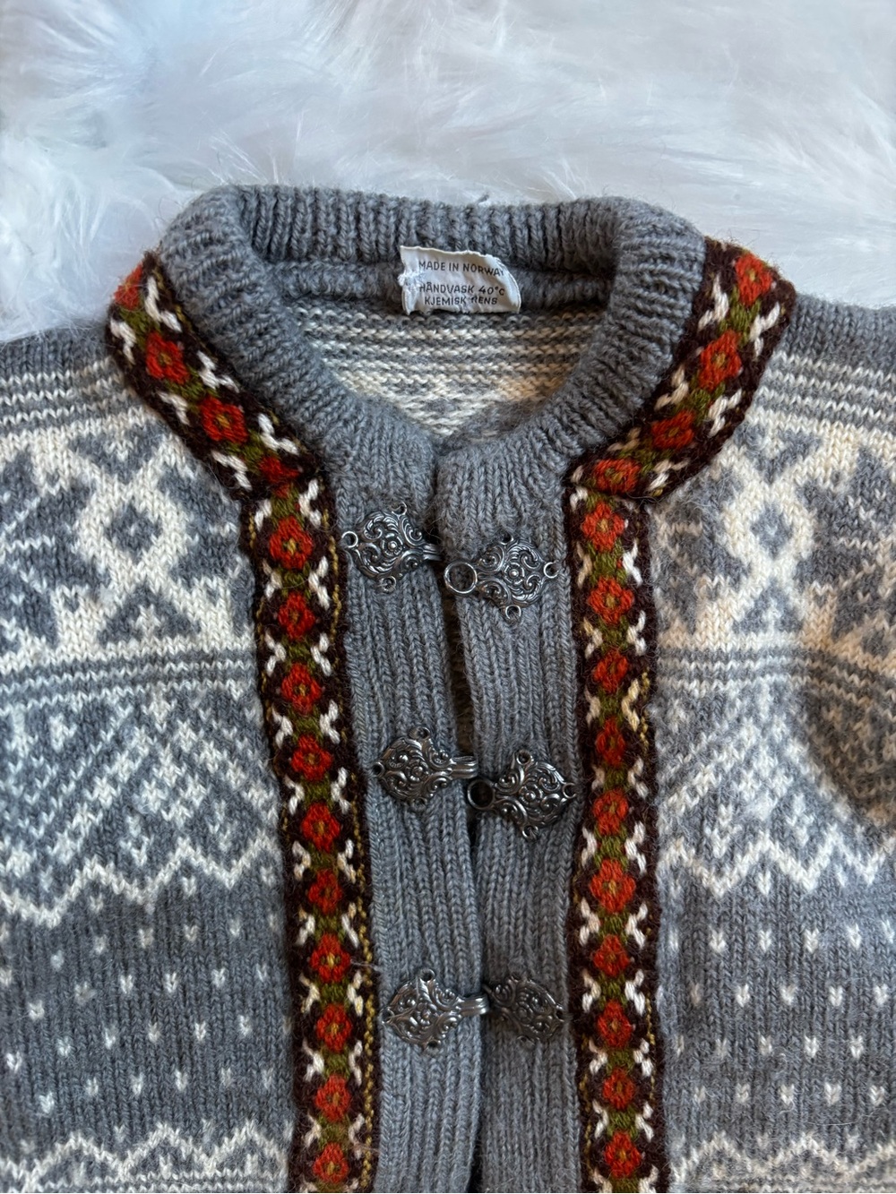 Norwegian-Style Wool Cardigan with Red Rose Trim Size youth 4